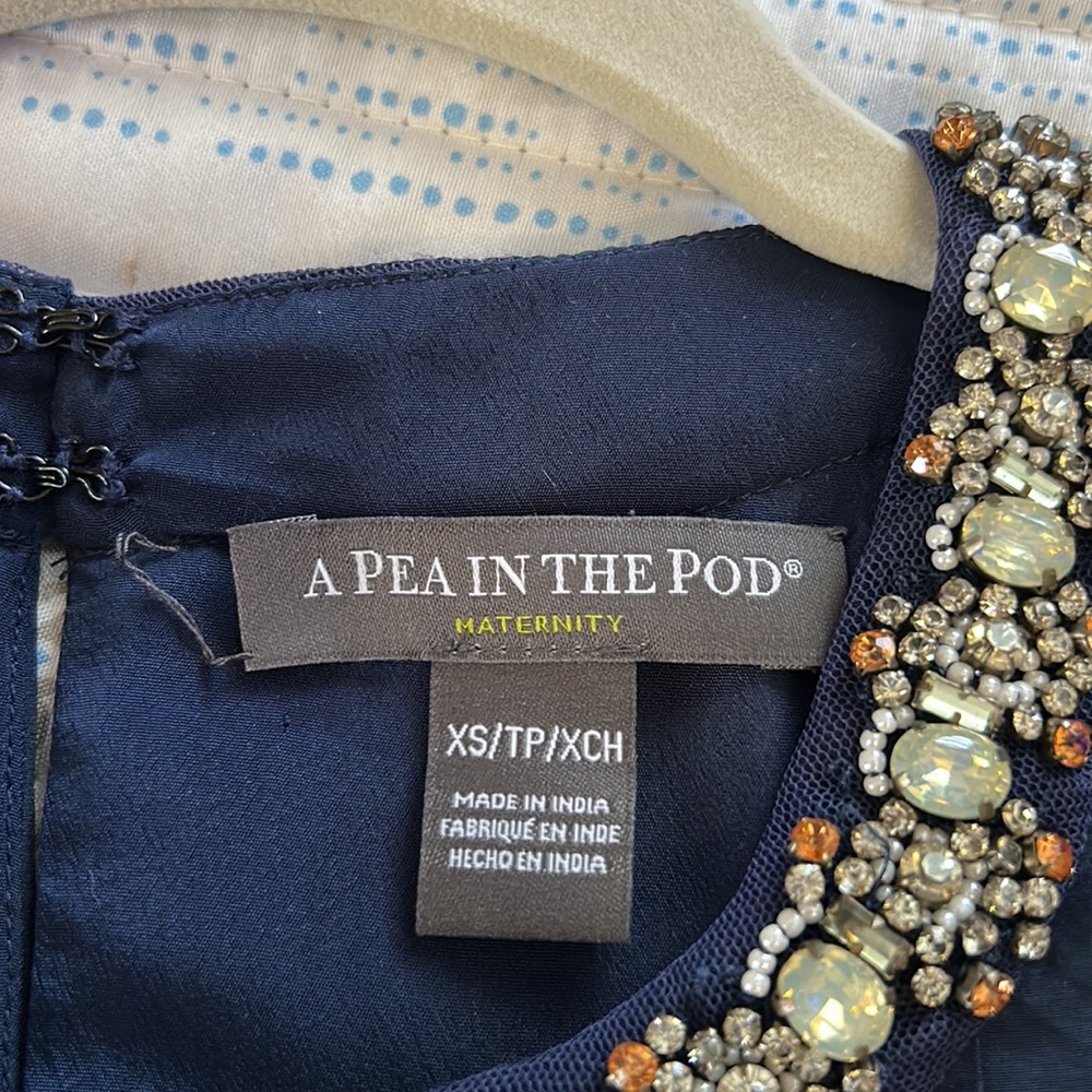 A Pea In The Pod Maternity Dress - Picture 7 of 10
